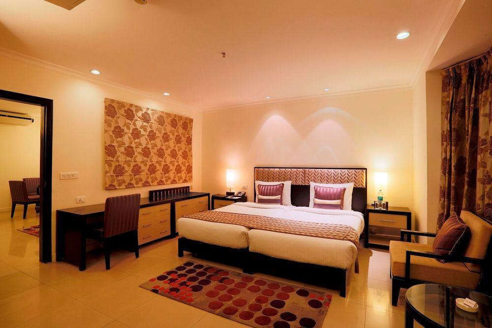 The Lallgarh Palace A Heritage Hotel بيكانير المظهر الخارجي الصورة