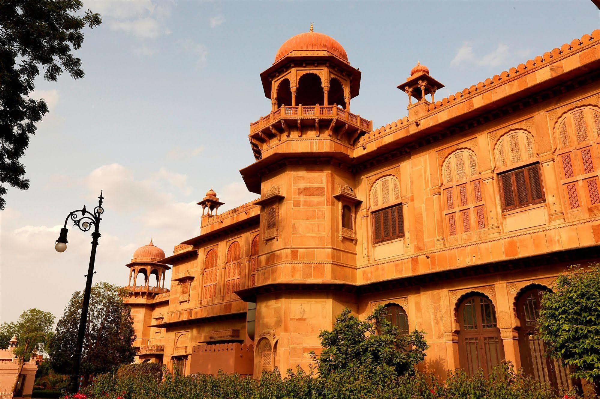 The Lallgarh Palace A Heritage Hotel بيكانير المظهر الخارجي الصورة