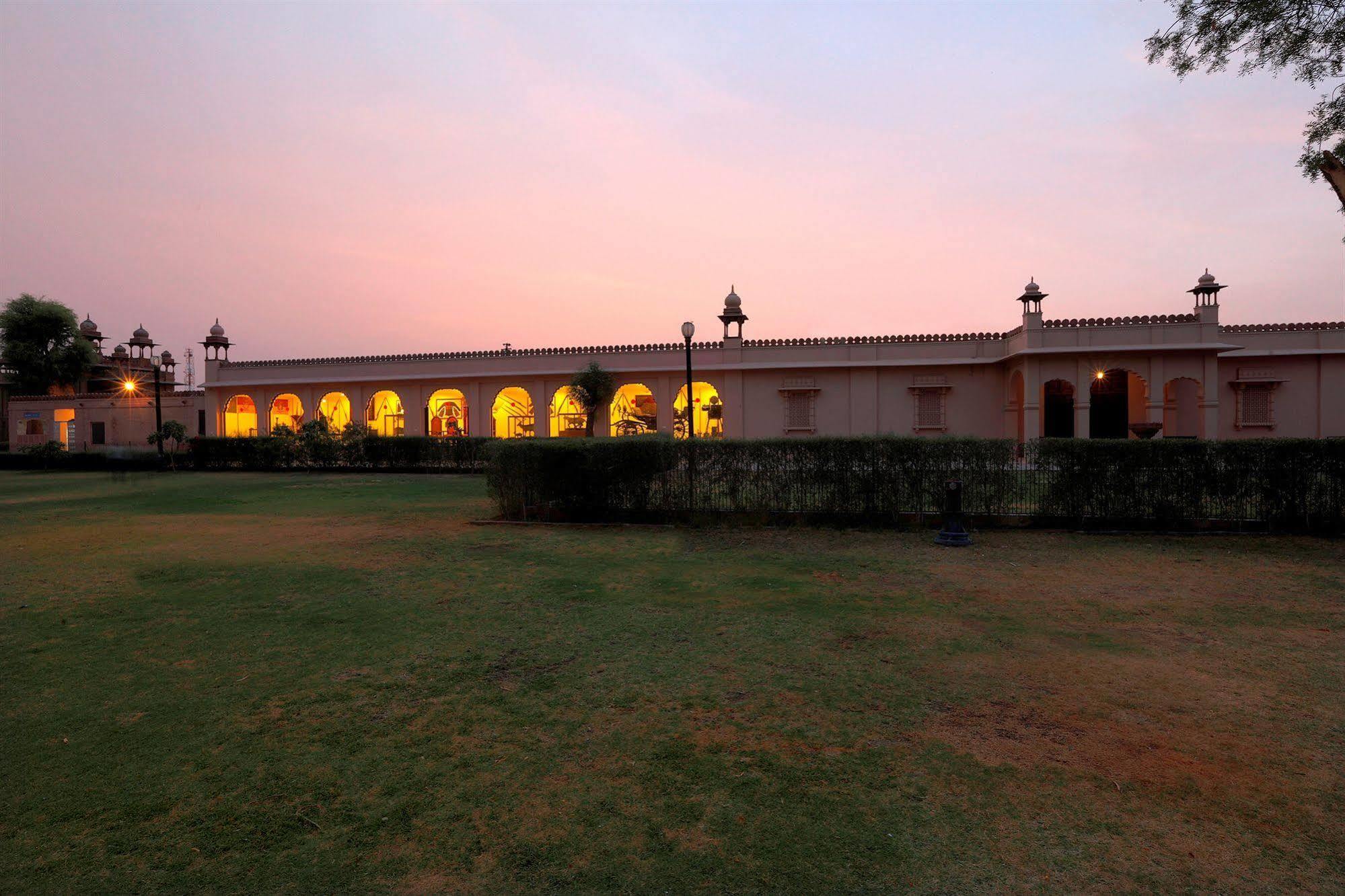 The Lallgarh Palace A Heritage Hotel بيكانير المظهر الخارجي الصورة
