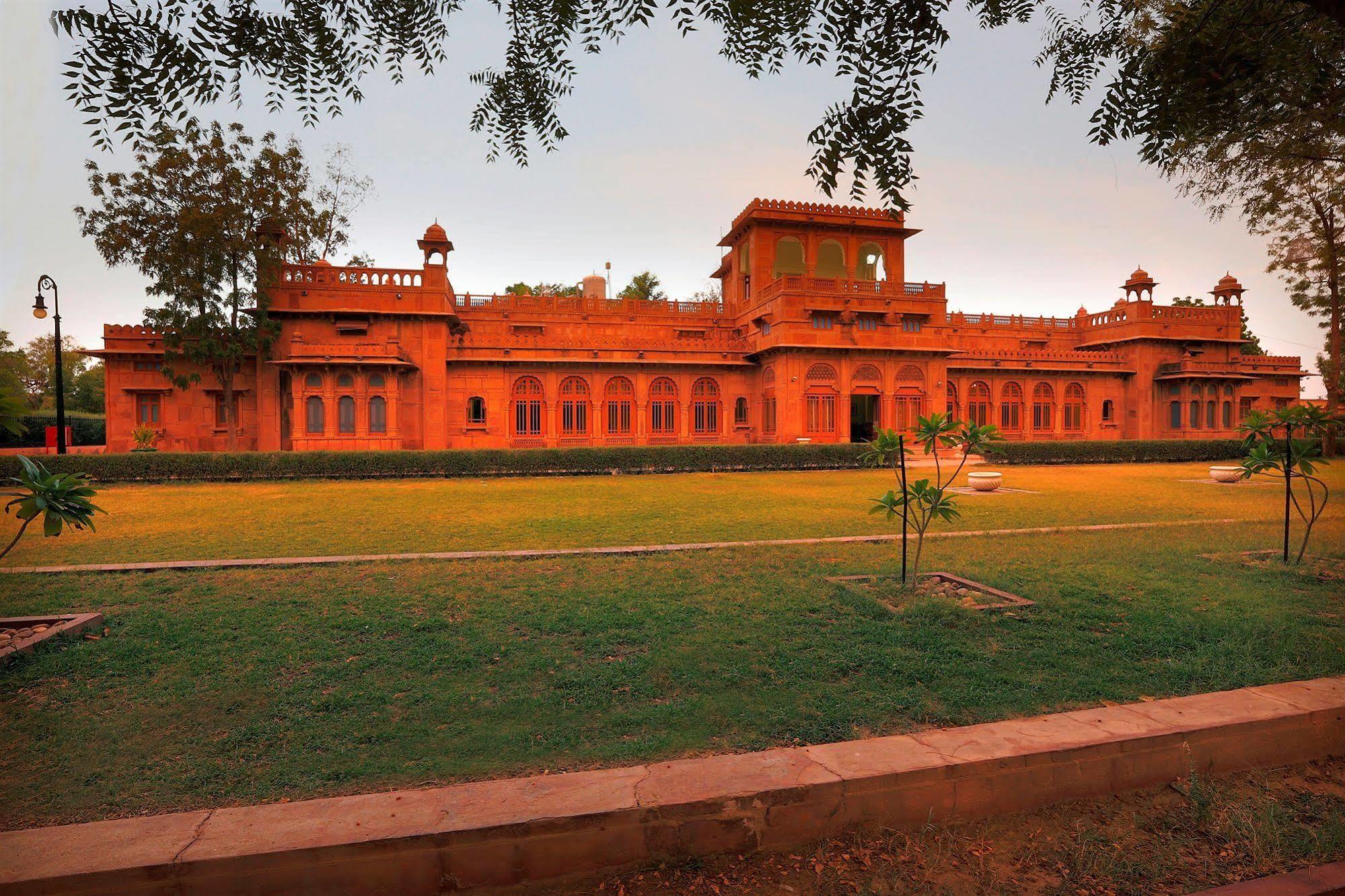 The Lallgarh Palace A Heritage Hotel بيكانير المظهر الخارجي الصورة